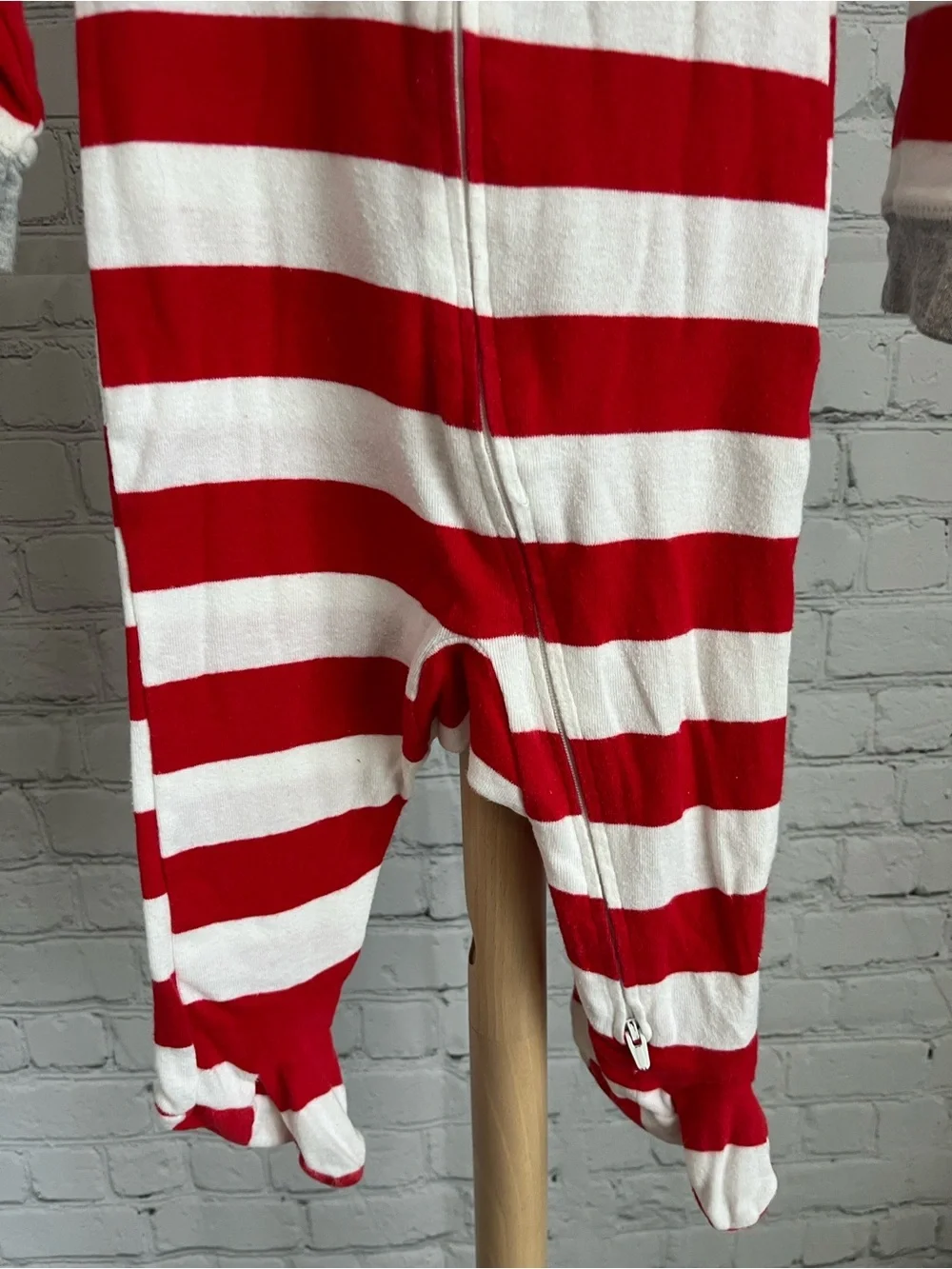 ⭐️⭐️PICK 5 / $20 Carter's Red & White Striped Footed One-Piece